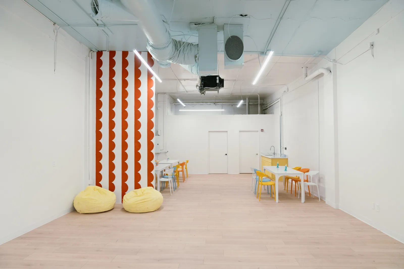 The main hall at Lemur Lulu, a private kids party venue near Seattle